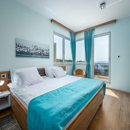 Magnolia By Interhome Pula
